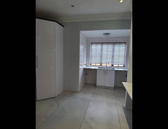 3 BEDROOM PROPERTY TO RENT IN PARKTOWN